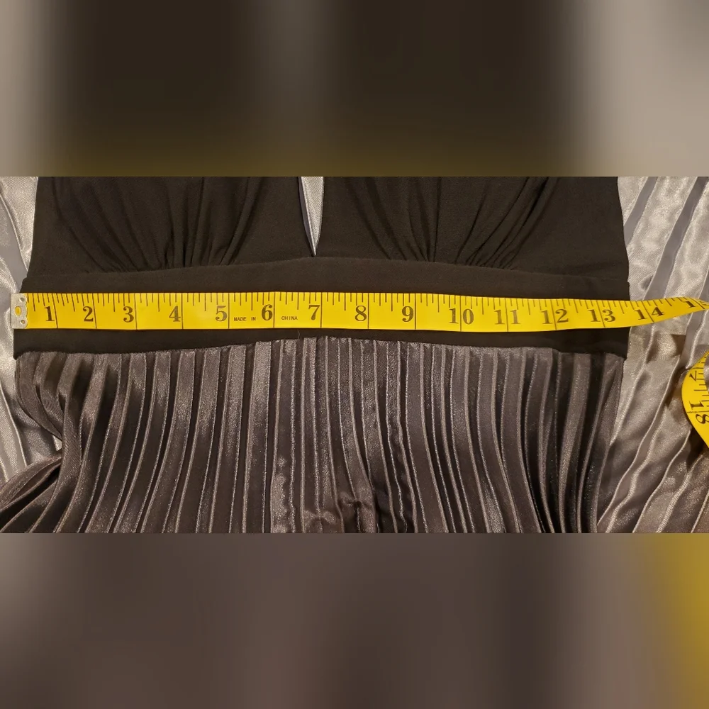 XSCAPE Women's Halter Neck,Open Back, Pleated Black /Silver Maxi Dress Size 8. - Picture 8 of 12